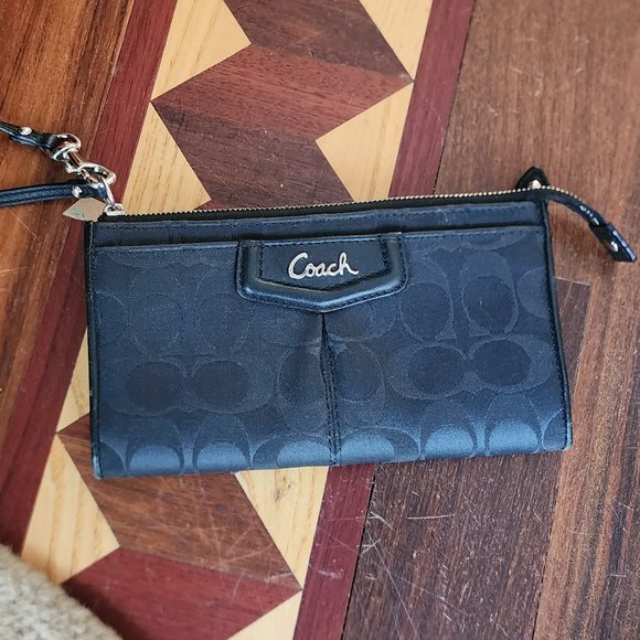 Coach Handbags - Coach F48091 Ashley Black Signature Zippy Wristlet Wallet